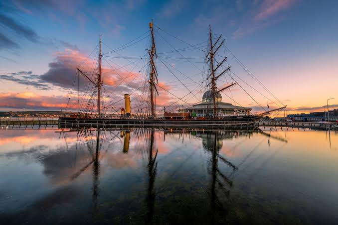 RRS Discovery, Captain Scott's Antarctic ship, on the Dundee waterfront at dusk